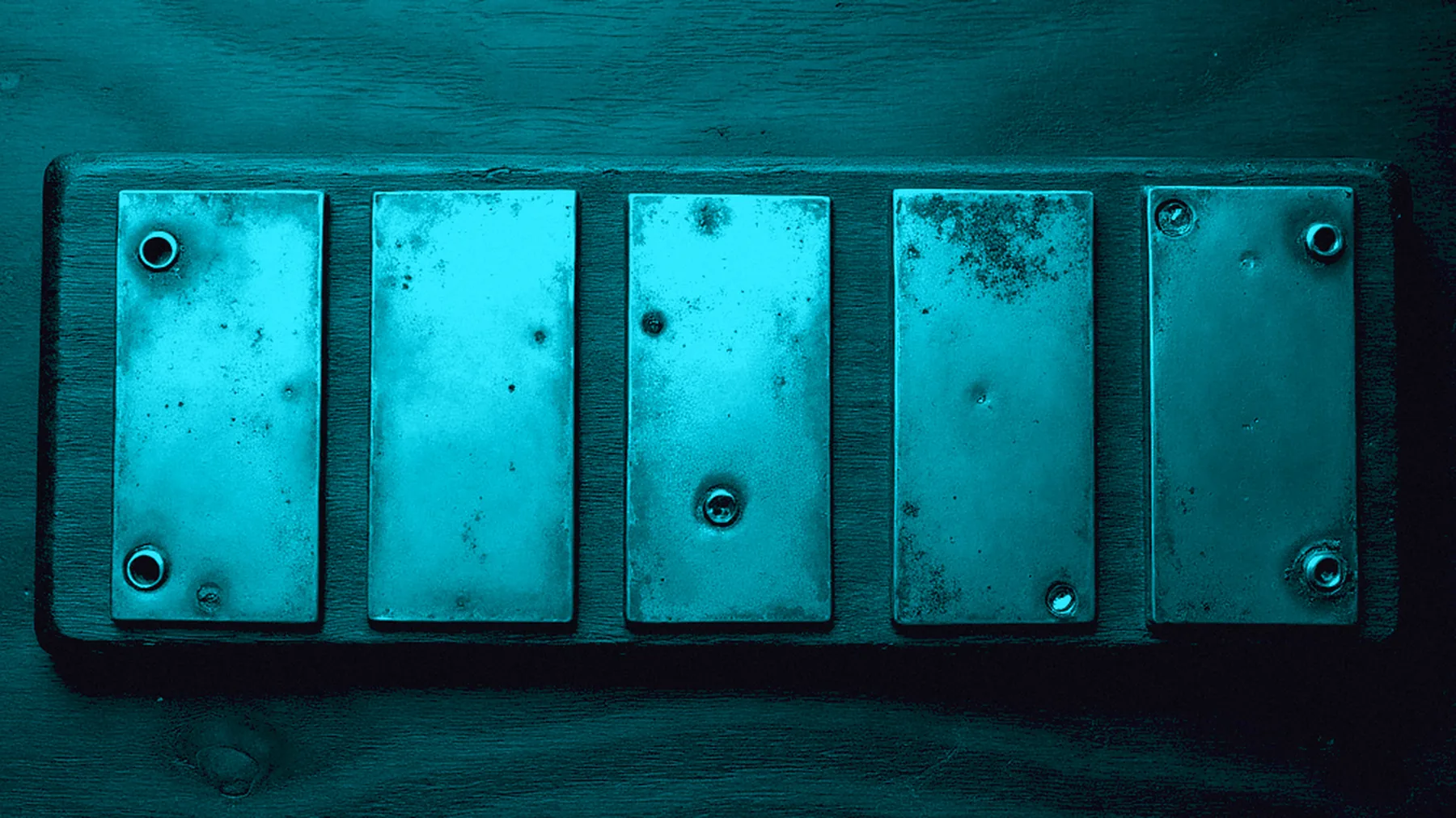 A strip of five segments grouped two then three, rendered in cyan